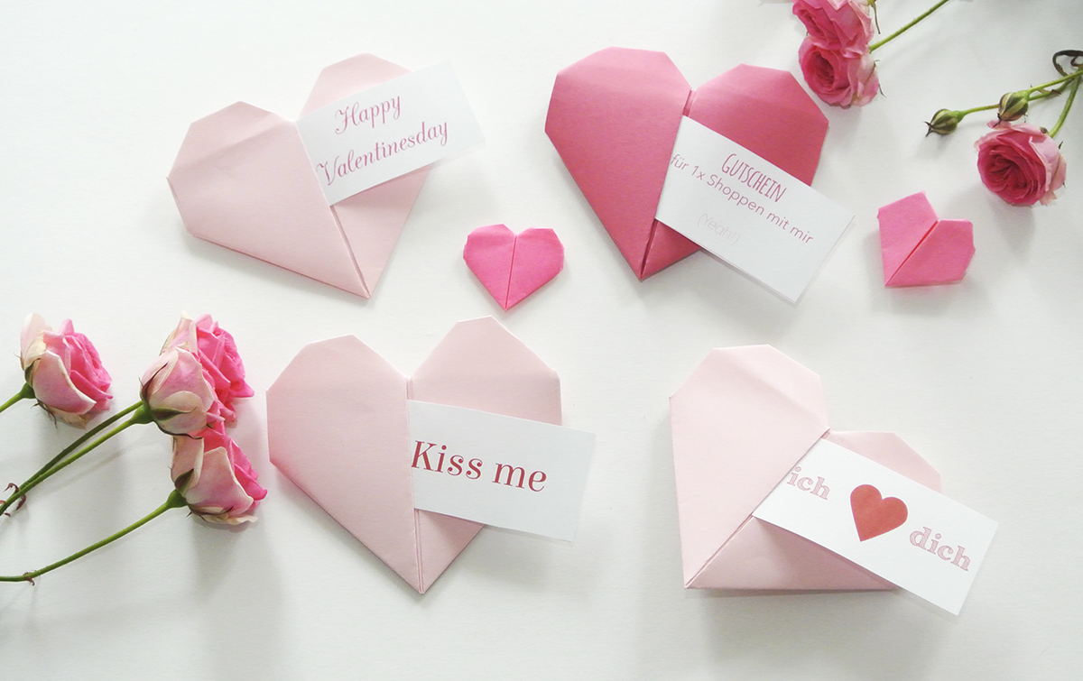 Brauchst du noch eine Last-Minute Geschenkidee für den Valentinstag? Dann sind diese Origami Herzen genau das Richtige für dich. Si lassen sich ganz einfach basteln und du kannst darin süße Liebesbotschaften oder Gutscheine verschenken! Schau dir schnell meine DIY Anleitung an. 
