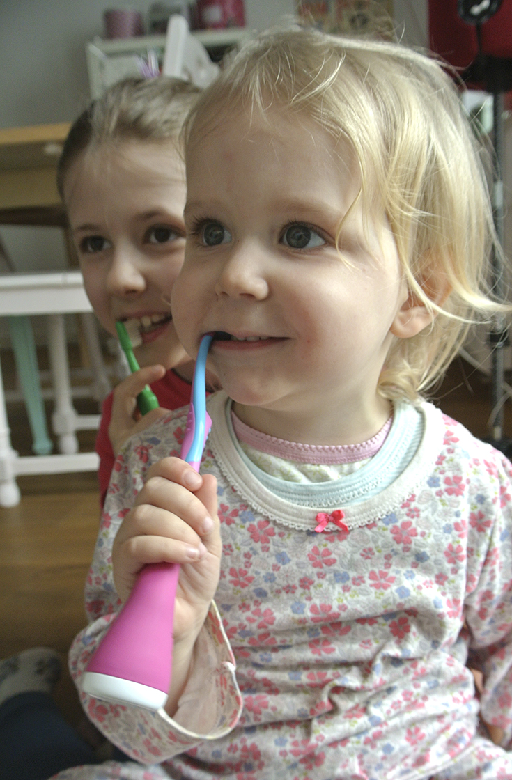 Playbrush verspricht spielerischen Spaß am Zähneputzen. Ob das stimmt, haben wir für euch getestet. 